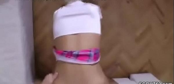 Stiefbruder fickt seine Schwester in den Arsch in POV SexTape